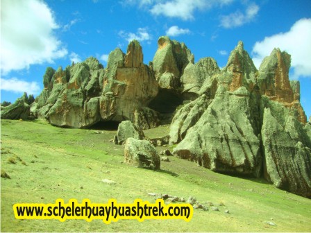 Laguna Querococha 3980 m. Cordillera Blanca